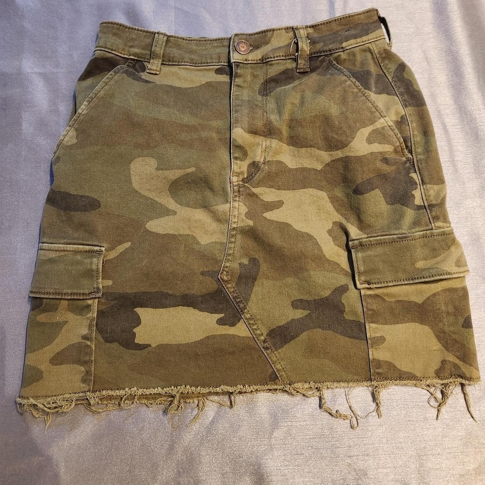 Hollister‎ Camo Cargo Mini Skirt Ultra High Rise Raw Hem Green Camouflage W25 S1